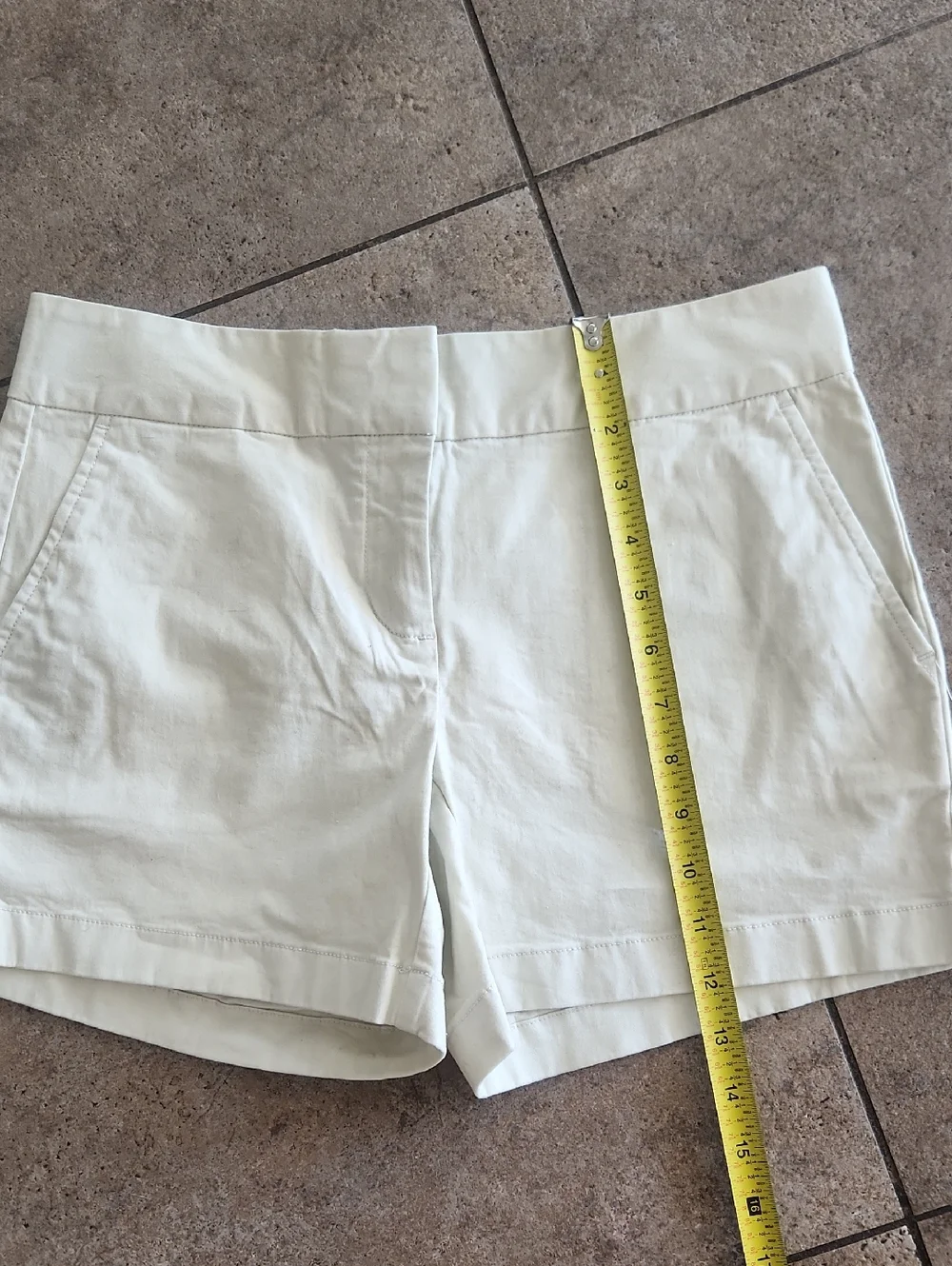 Vineyard Vines Cream Women's Chino Shorts - Picture 5 of 10